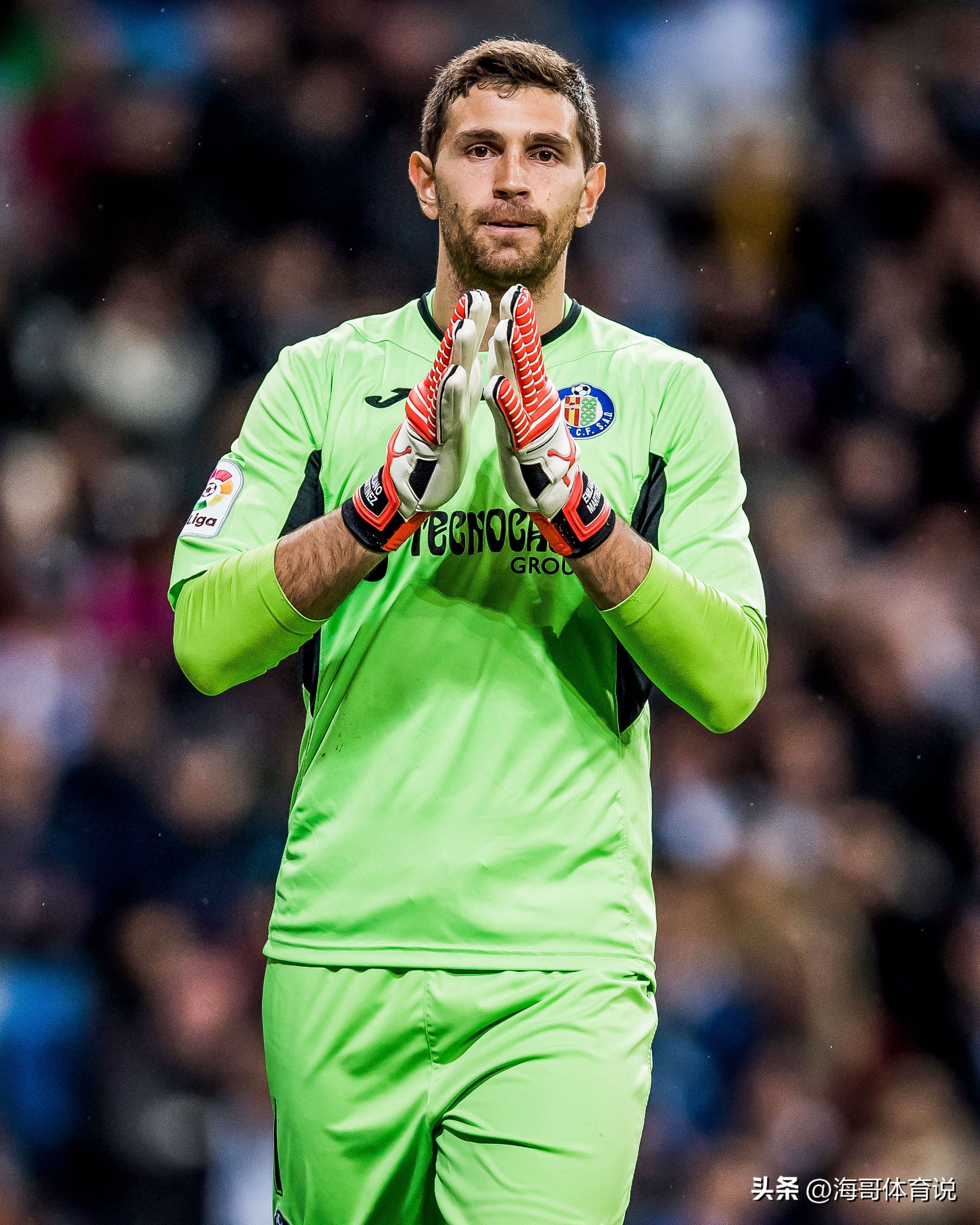 阿根廷门神马丁内斯:从英乙联赛到世界杯决赛的不可思议的旅程