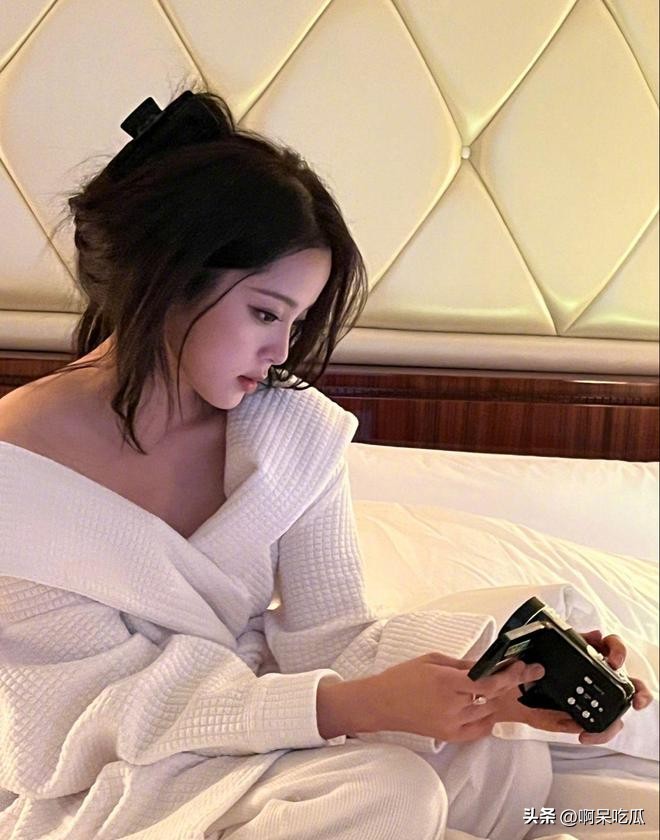 欧阳娜娜潮牌被吐槽,欧阳娜娜卖浴袍测评