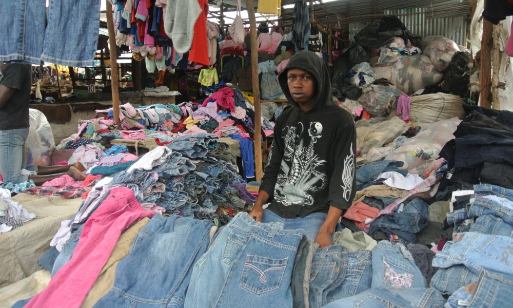 1个月出口1万吨！为何非洲人独爱中国旧衣服，尤其是女士内衣？