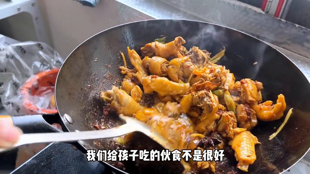 90后一家四口一年的花销,90后一家三口一个月存多少钱