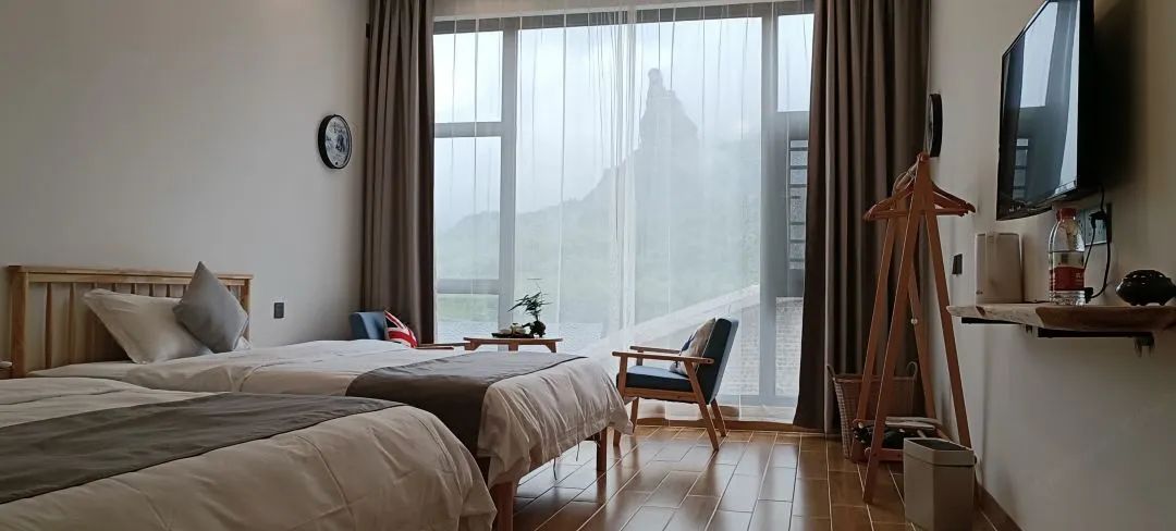 閲戠涔嬬害,閲戠鍗佹湀鍥藉簡涓鍋囨湡浣忓鏀荤暐