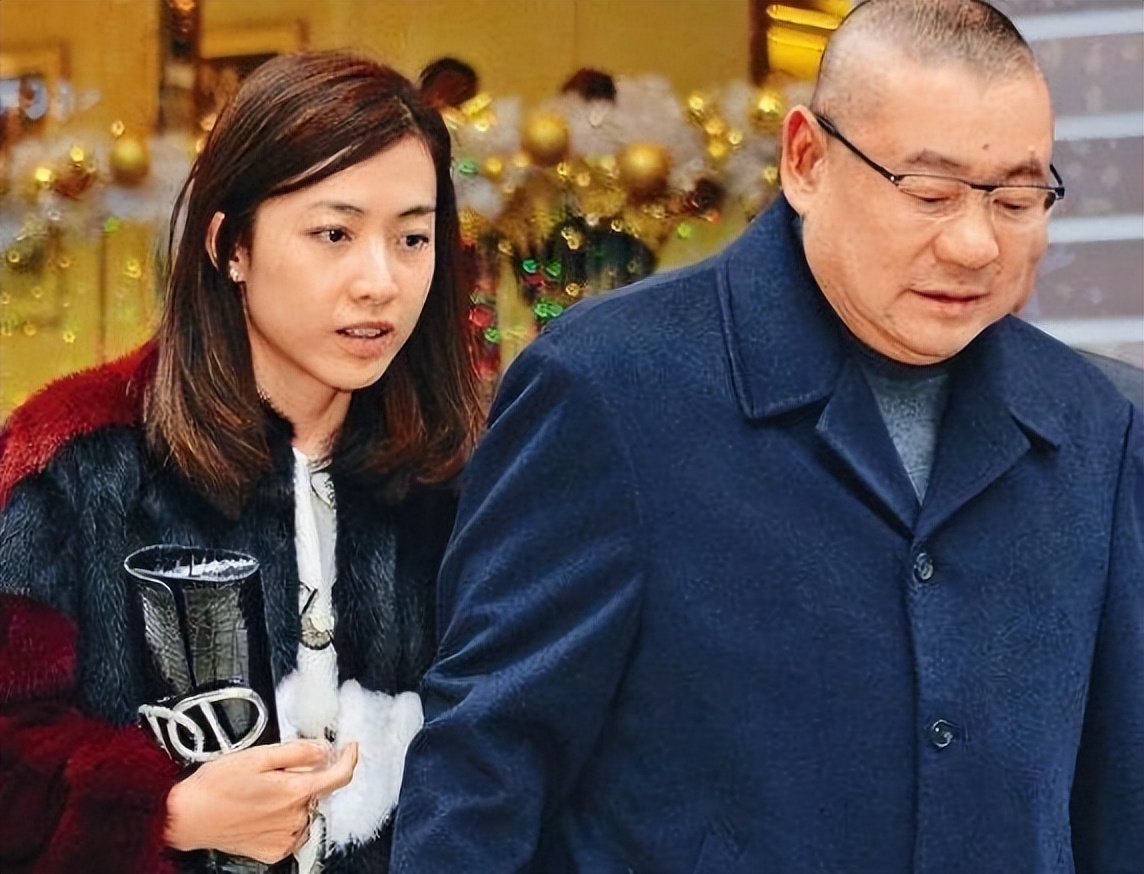 香港娱记甘比是个什么样的人 (甘比刘銮雄娱乐聚焦)