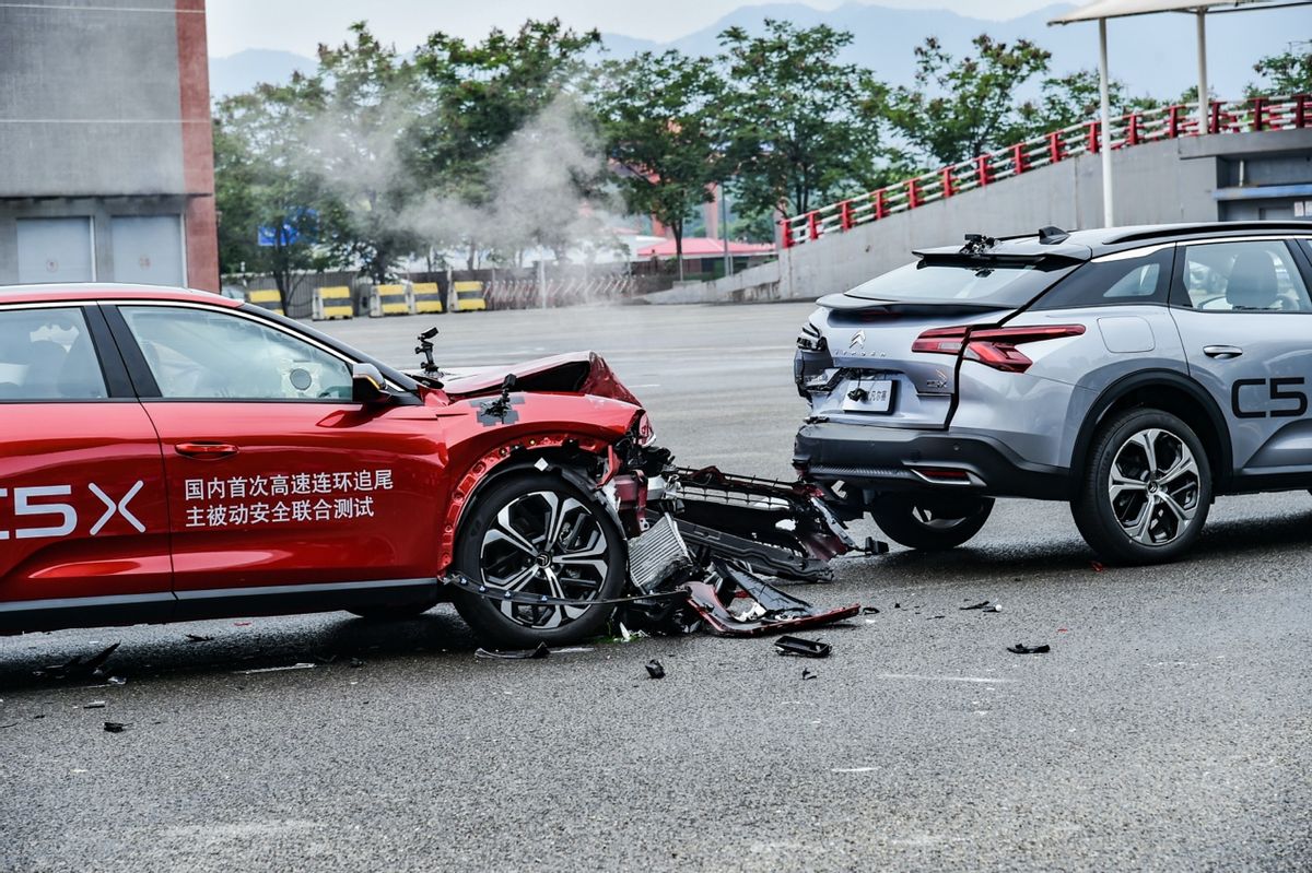 四分之一世纪的品质坚守！神龙“中华第一撞”的历史缘由