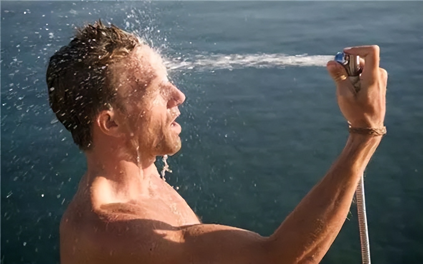 房事后，男人用纸擦一下就完事了？记住二件事也要少做