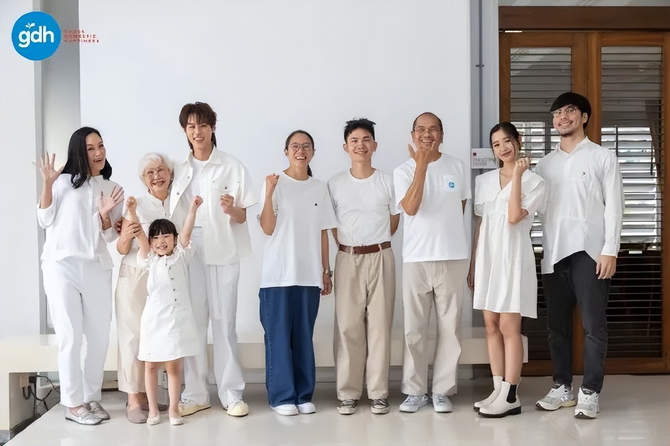 电影燃冬定档七夕；新版妲己曝光；Billkin首部主演电影开机