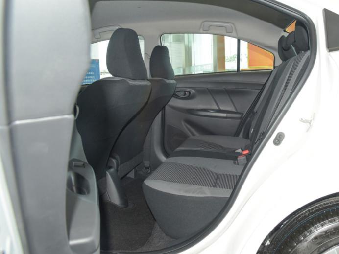 新手第一辆车家用车怎么选,想买舒适省油的轿车绕不开这三款