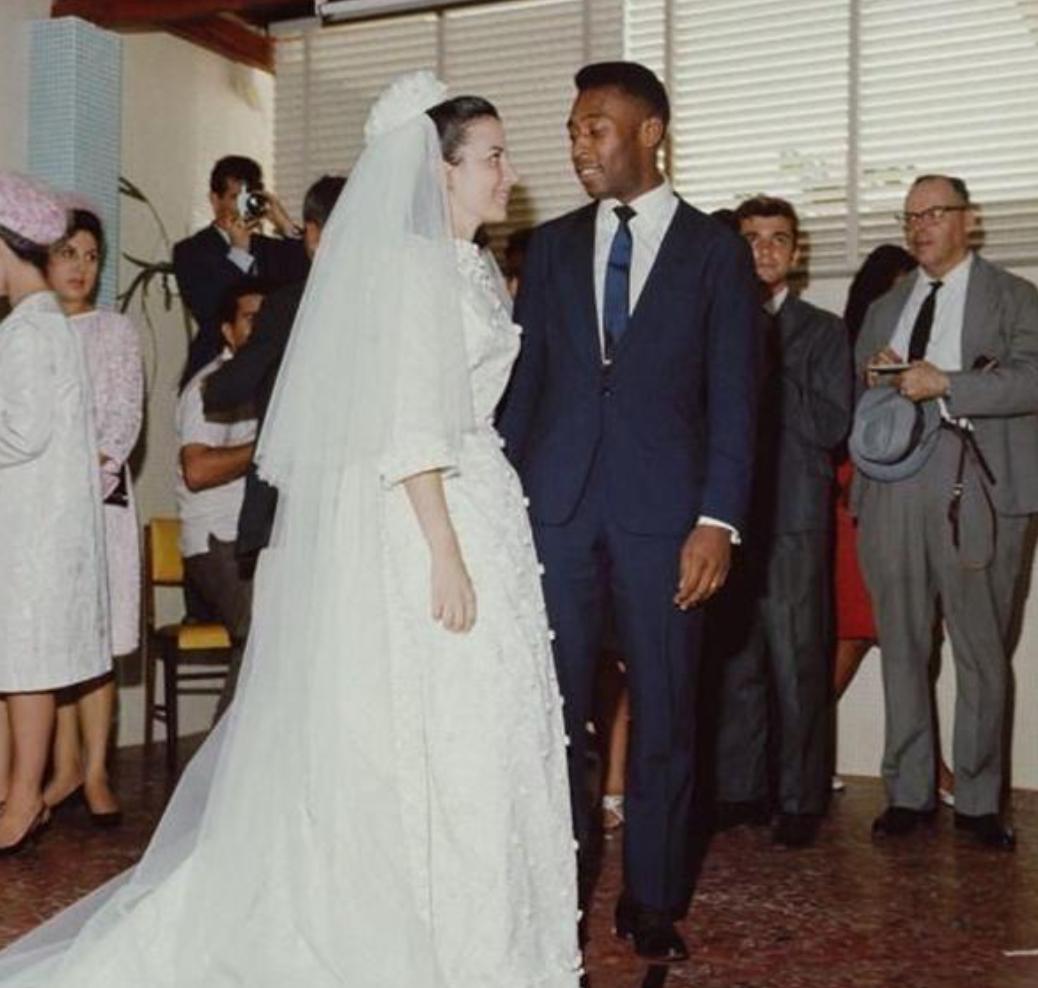 球王贝利的一生有多传奇,年轻时候的球王贝利