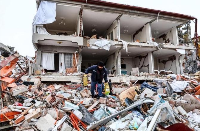 臭袜子，破内衣？美日韩捐奇葩物资，土耳其灾民：不想捐可不捐！