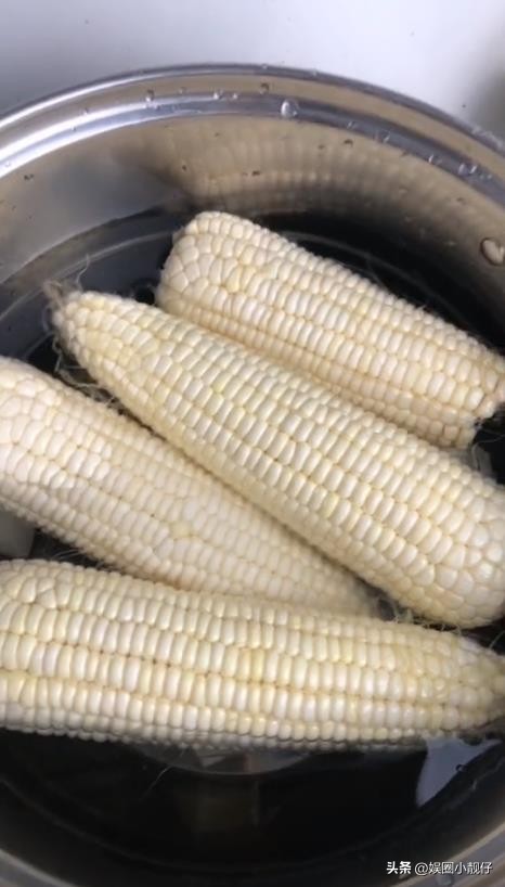 7小时熬汤不如勺三花淡奶，绝命毒师掀翻餐饮界，全是科技和狠活