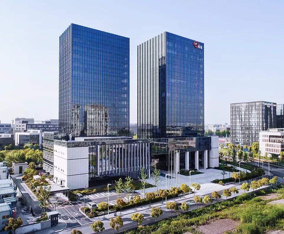 缃楁皬鍒惰嵂涓栫晫绗竴,缃楁皬鍥介檯鍒惰嵂宸ㄥご