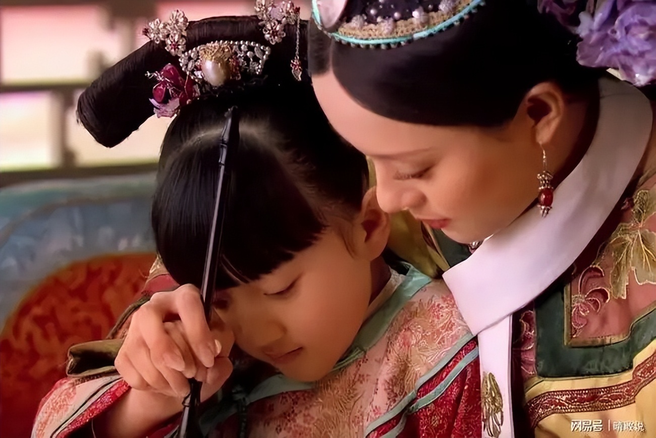 胧月大魔王解读,小时候胧月认甄嬛为额娘的时候