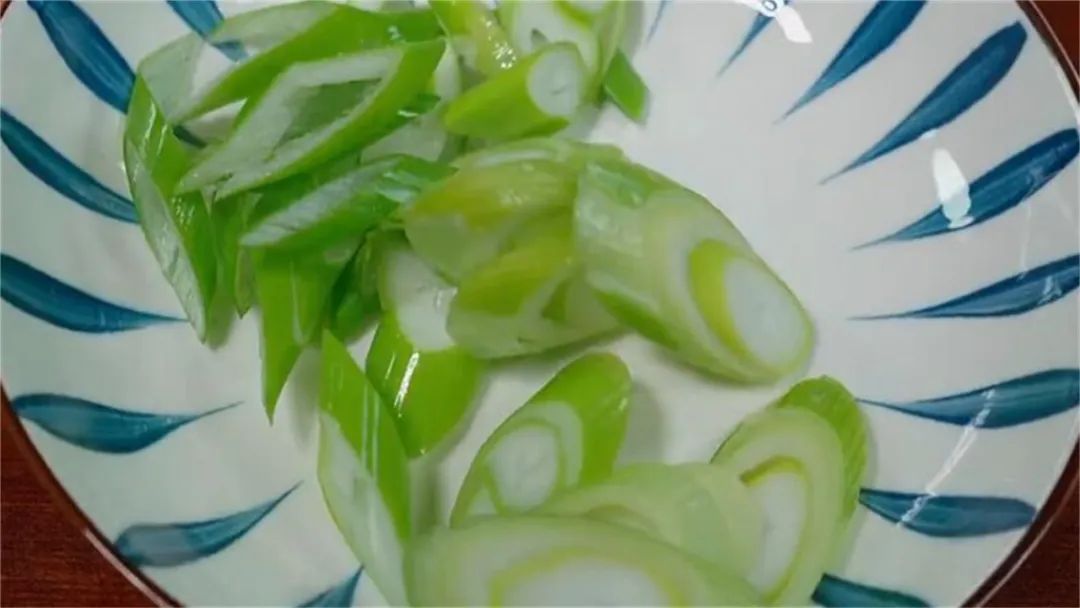 饮食当中哪种食物含钙最高,补钙必备这些食材含钙量最高