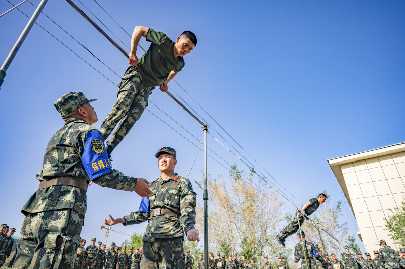 单杠卷身上100个在部队什么水平,单杠卷身上68个破纪录
