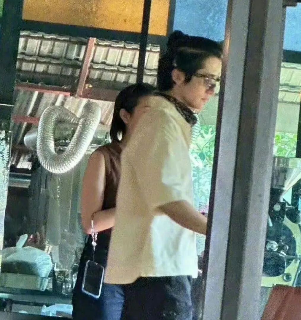 张新成李兰迪泰国正面照,李兰迪张新成泰国同游