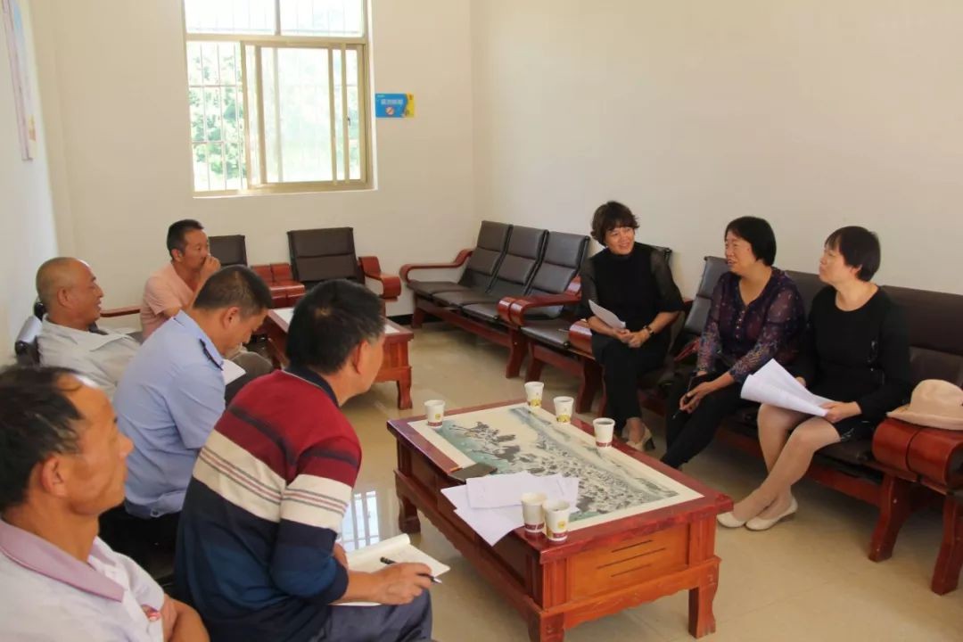 社区工作人员出路,社区团长的出路在哪里