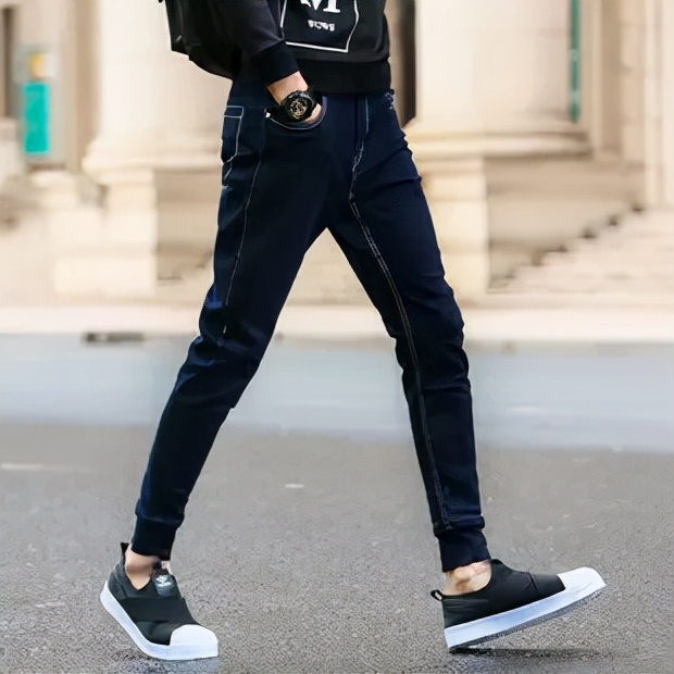 如何找到一条好款式的牛仔裤男款,男款腿型不好看怎么选择牛仔裤