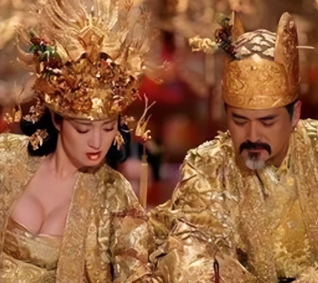 巩俐第几次陪同法国总统访华,巩俐随同法国总统访华视频