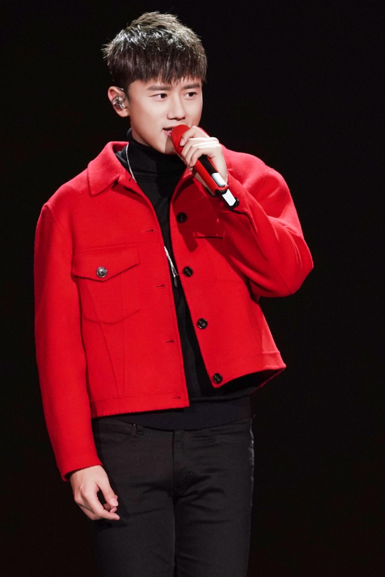 魏晨王铮亮阿穆隆演唱会,王铮亮阿穆隆