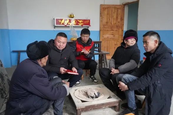 全国人大代表郑培坤：做群众“贴心人”当致富“带头人”