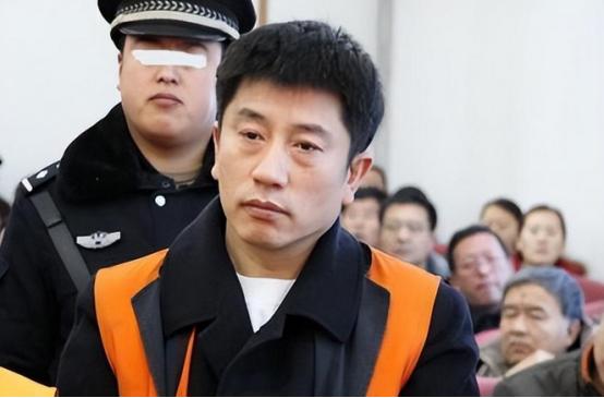 赵本山幕后金主，花百万买手机号，最终为何锒铛入狱?