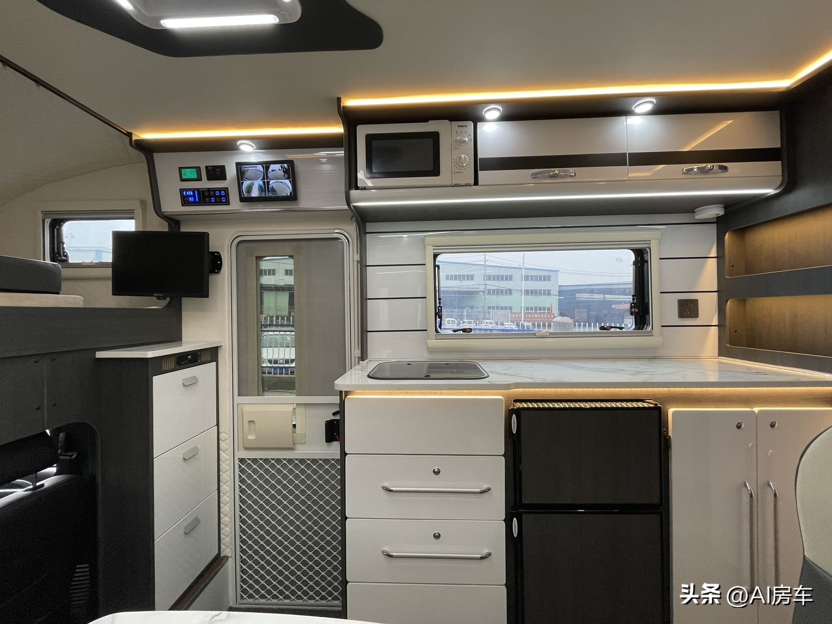 上汽大通t70柴油自动高配版房车,大通t70升顶四驱房车