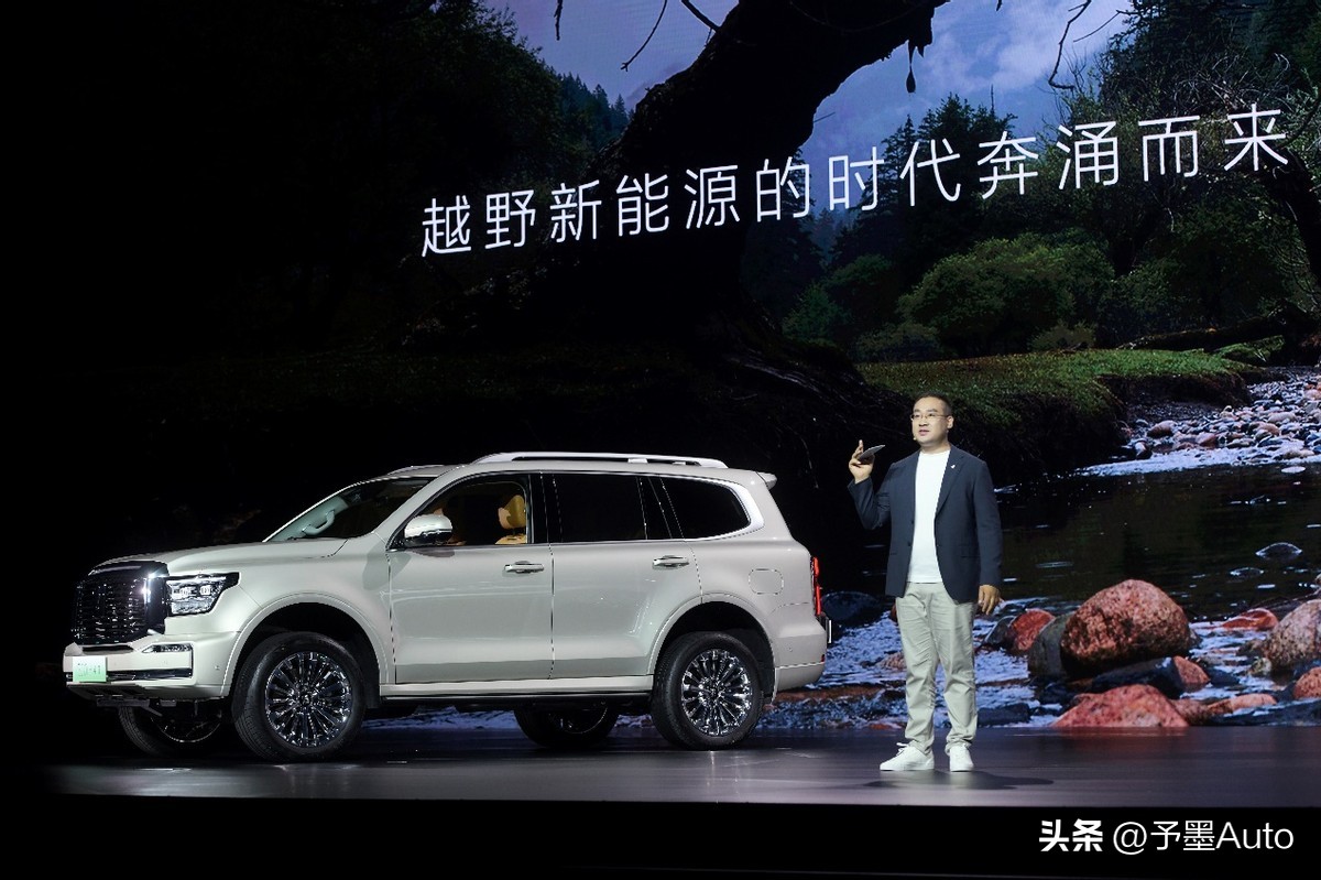 坦克500hi4-t黑武士对比劳斯莱斯,全新坦克500hi4-t落地