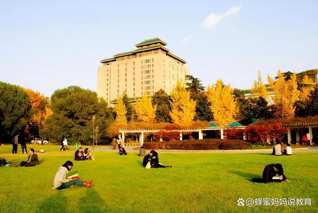 民办二本和民办专科哪个学费更贵,民办二本与专科区别