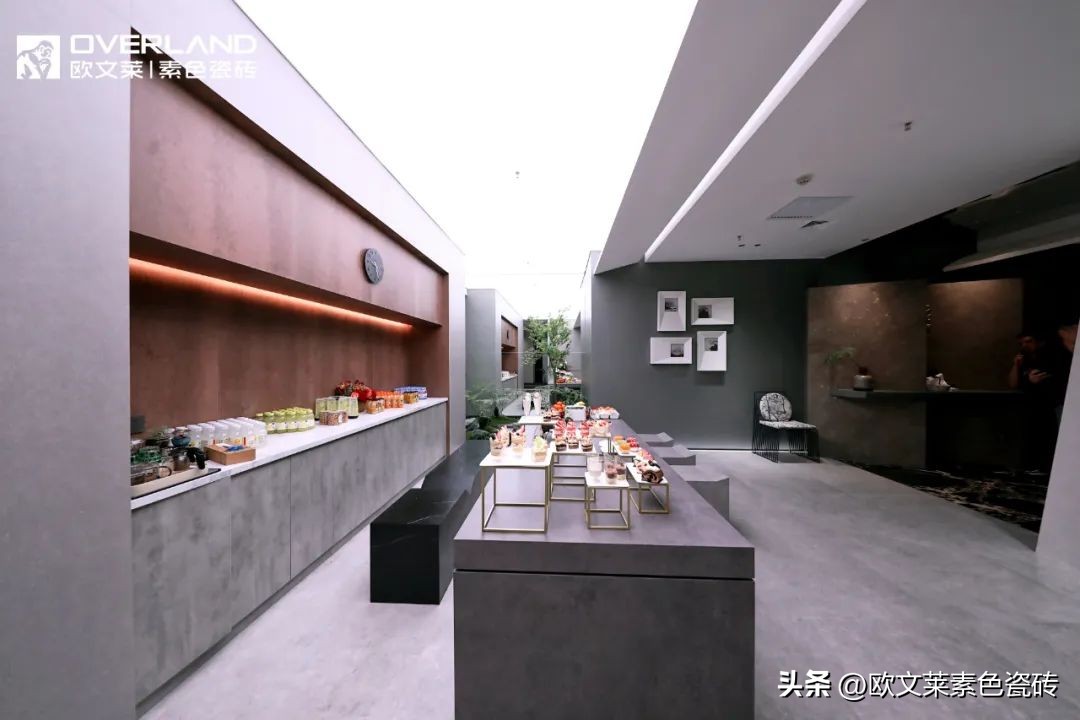 欧文莱加盟商高质量发展峰会成都启幕，门店新基建全面启动