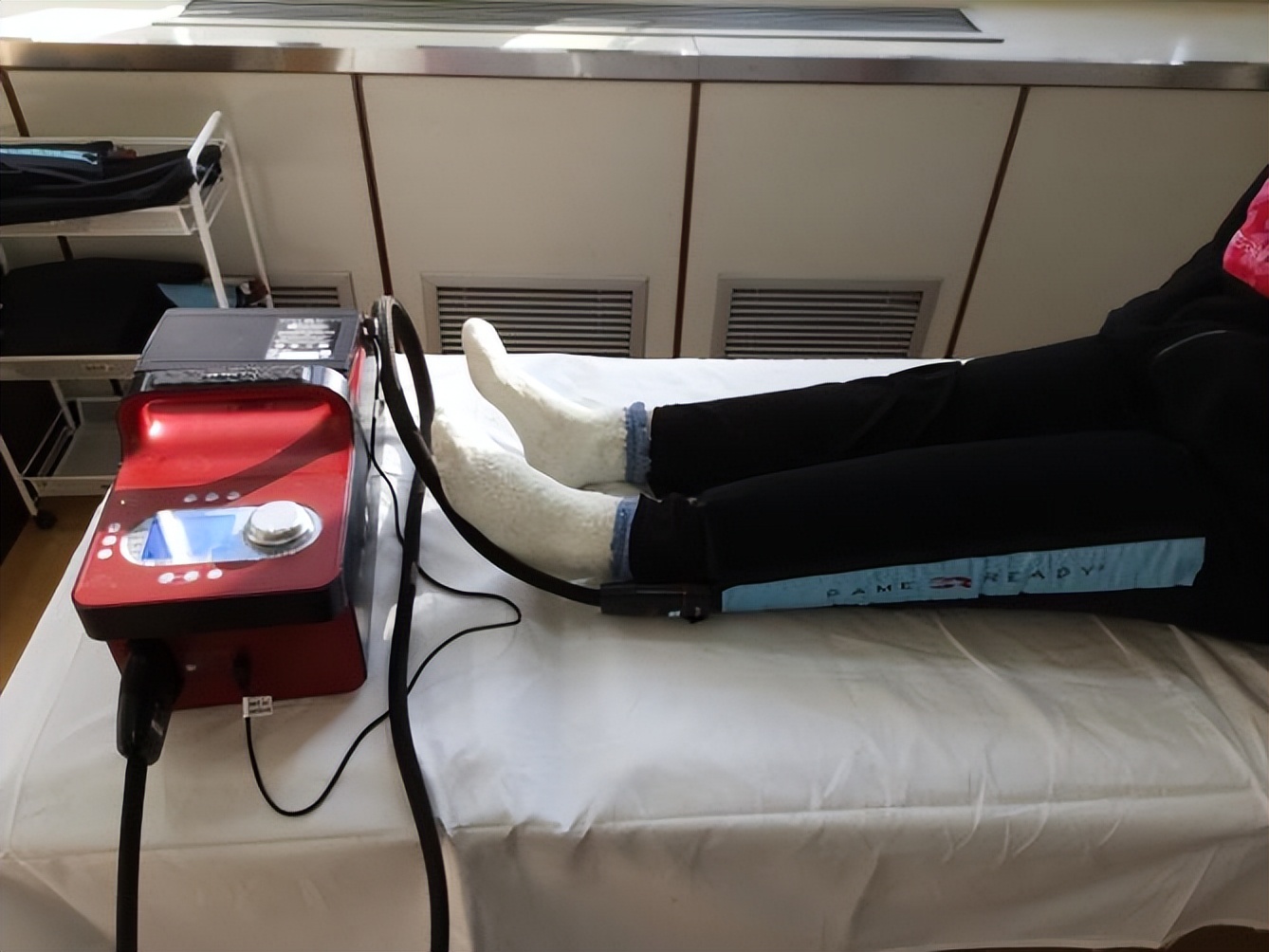 运动受伤擦啥药,受伤恢复期运动后是冰敷还是热敷