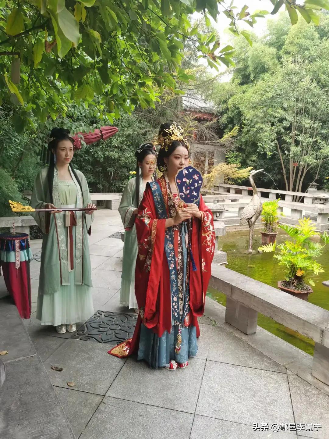 祝福诗人千哲刘强新婚楹联文/李景宁