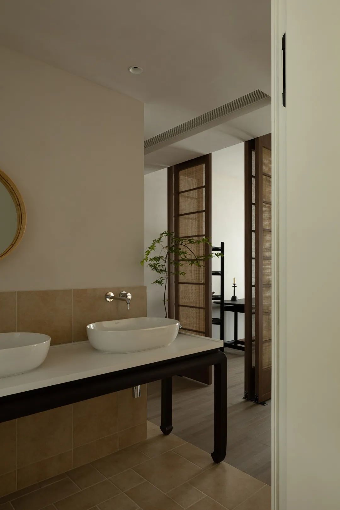 优雅简约居所设计,140平四居室摒弃繁琐回归自然