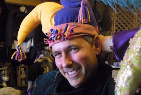 汤加国王放弃权力,汤加国王坐宝座