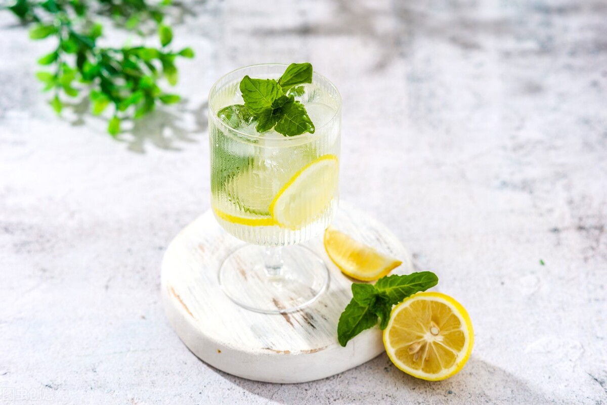 柠檬水的正确泡法有好处吗,泡柠檬水有几种喝法