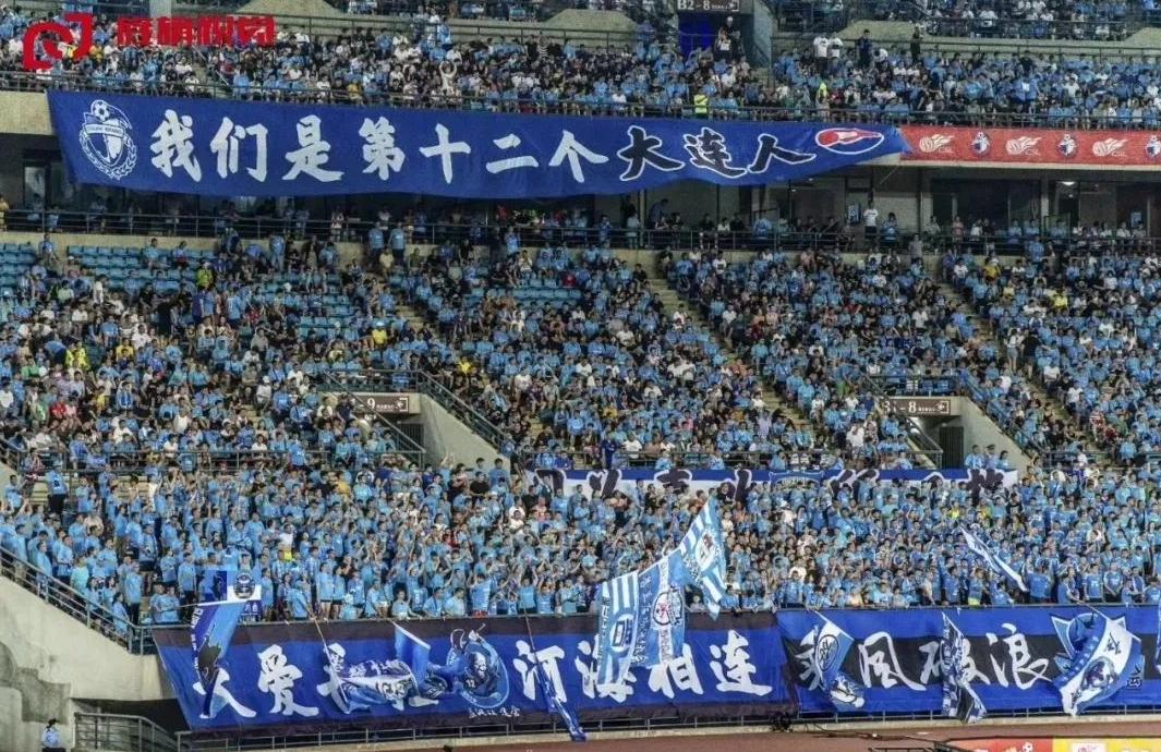 这才是足球比赛的精彩瞬间,这才是足球历史上最精彩的一幕