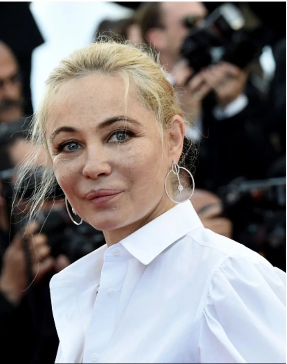 整容医生把女的整成男的,整容医生把女人整成前任