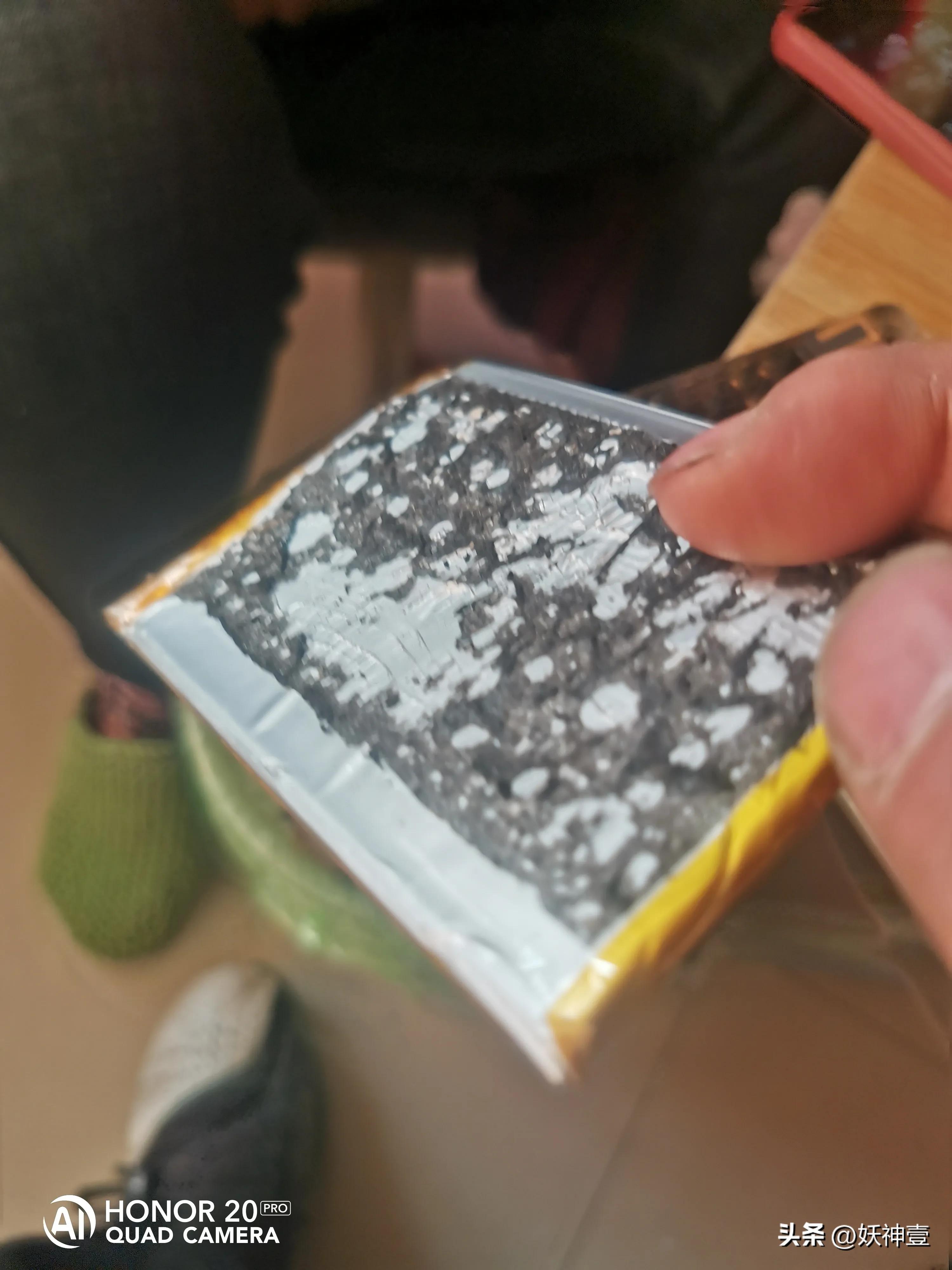 荣耀note8原装电池更换教程,荣耀note8更换电池