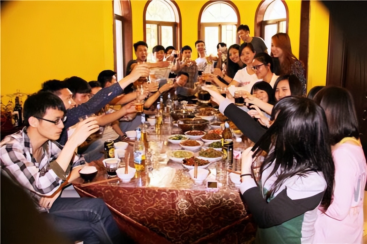 女孩学师范类好还是工科类好,女孩选工科好还是师范好