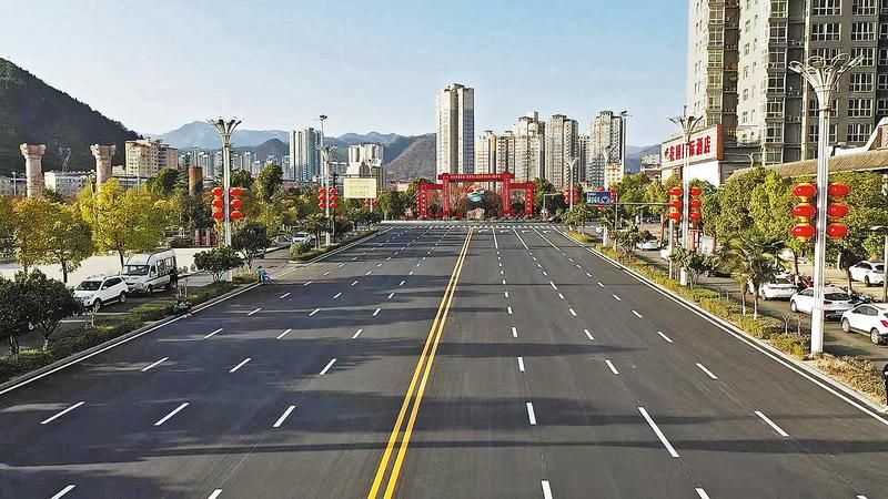 千帆竞发势如虹下一句,千帆竞发势如虹的意思