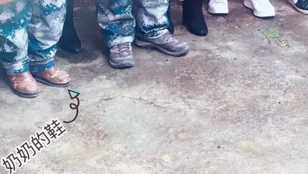 80岁老奶奶捐款5万被民警劝回,老人转账300万被银行报警真相感人