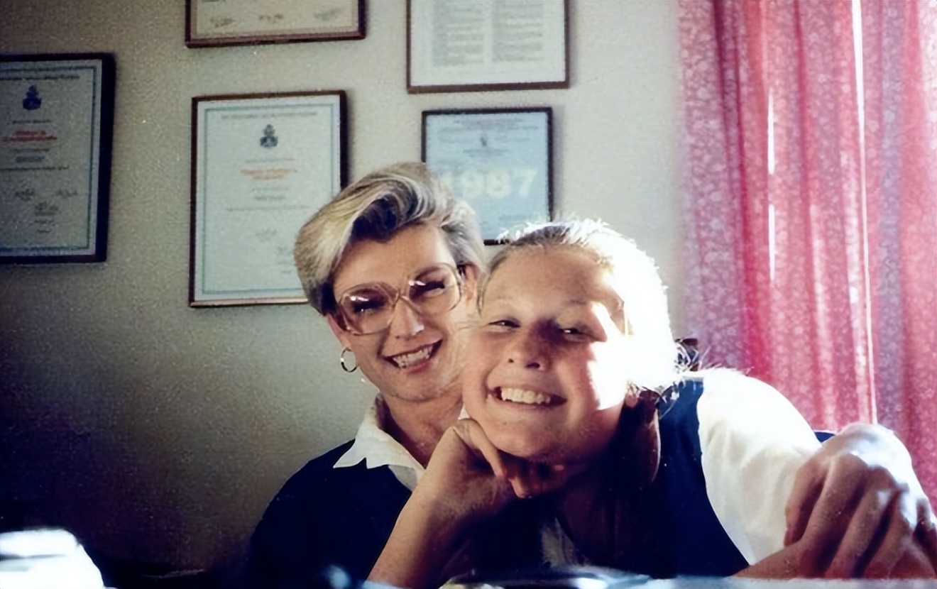 硬核妈妈梅姨,硬核母亲梅耶马斯克