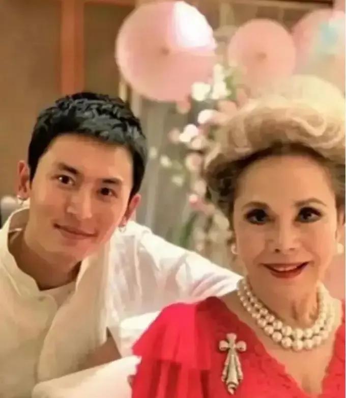 大肆辱华吹捧日本，“精日分子”出名后想删除言论继续圈钱？晚了