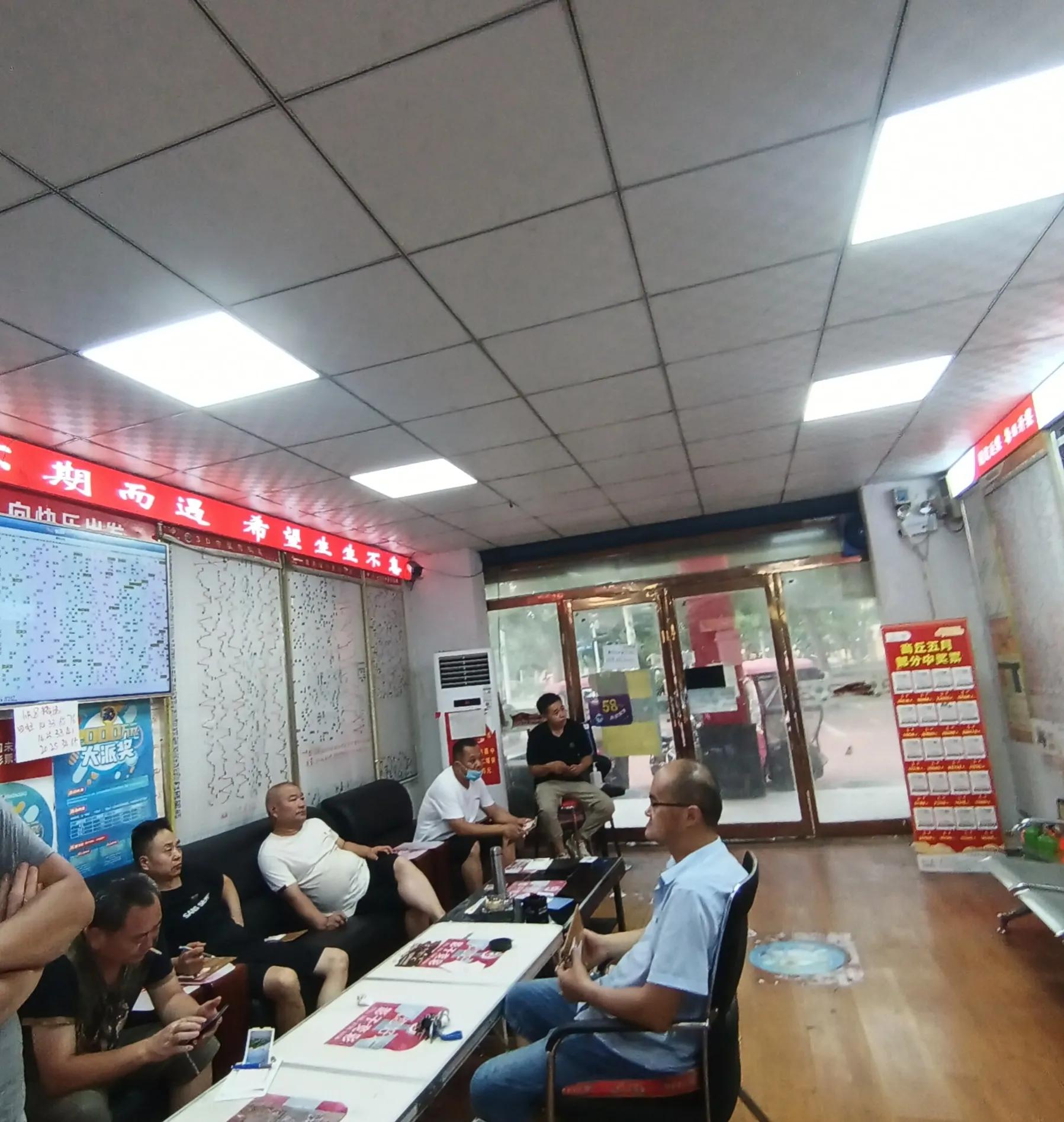 买彩票中奖的那些人,买彩票中奖的八字有什么特征