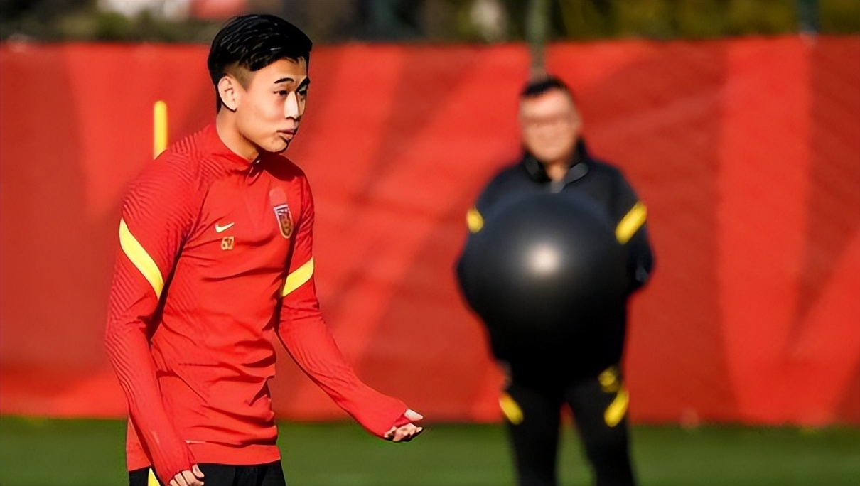 中国足球队长保护性接应,中国足球保护性接应