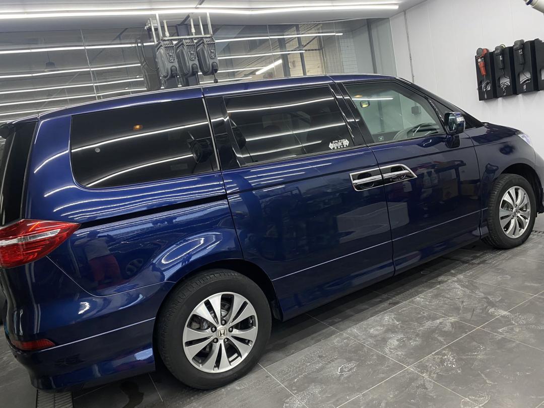 老款艾力绅二手车修复,老车翻新艾力绅