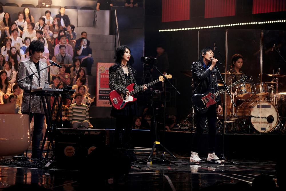 线上场景线下落地,最具网感的《我想和你唱》,拉近遥望的距离