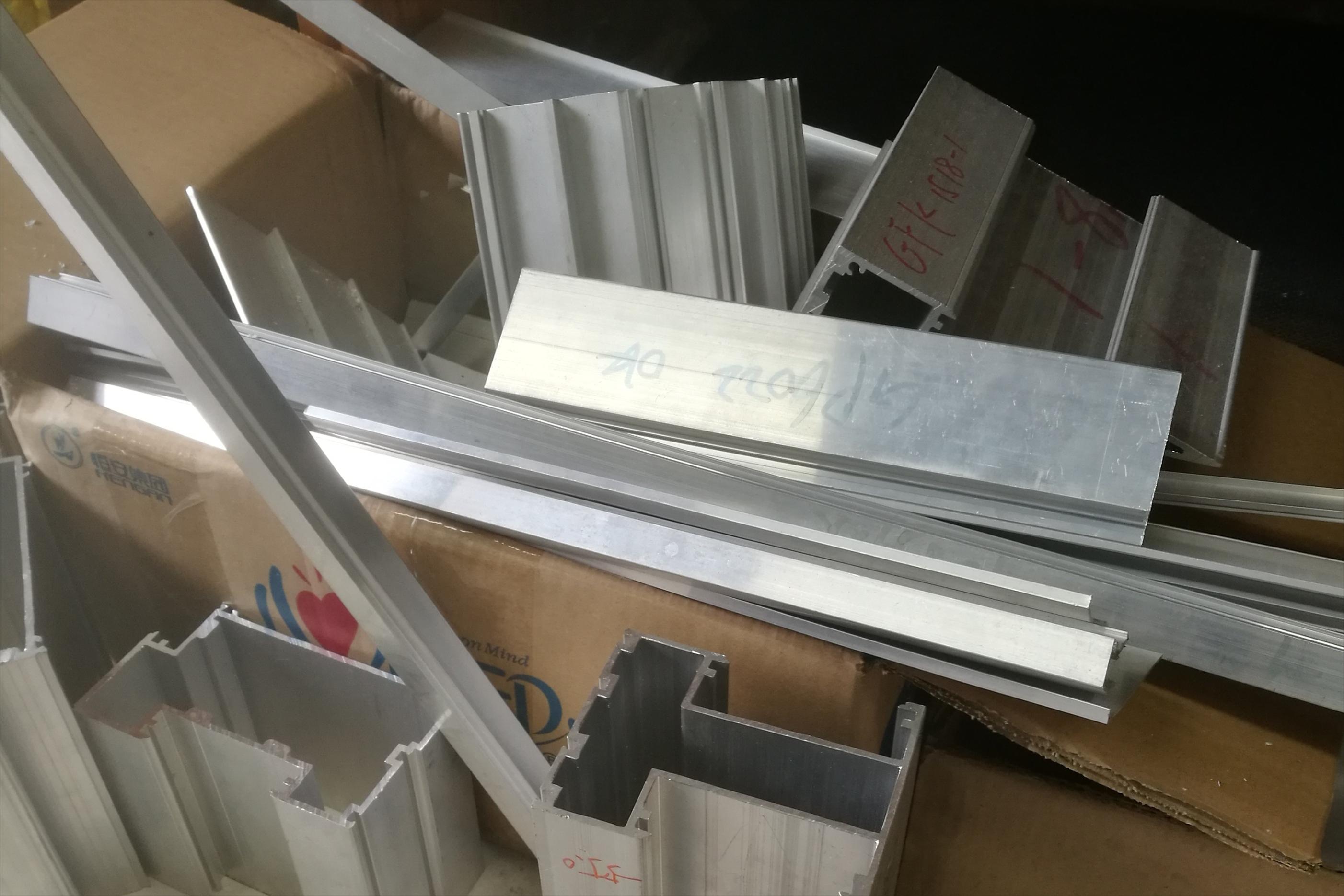 窗子铝材材质看哪里,铝合金窗子用什么规格的型材好