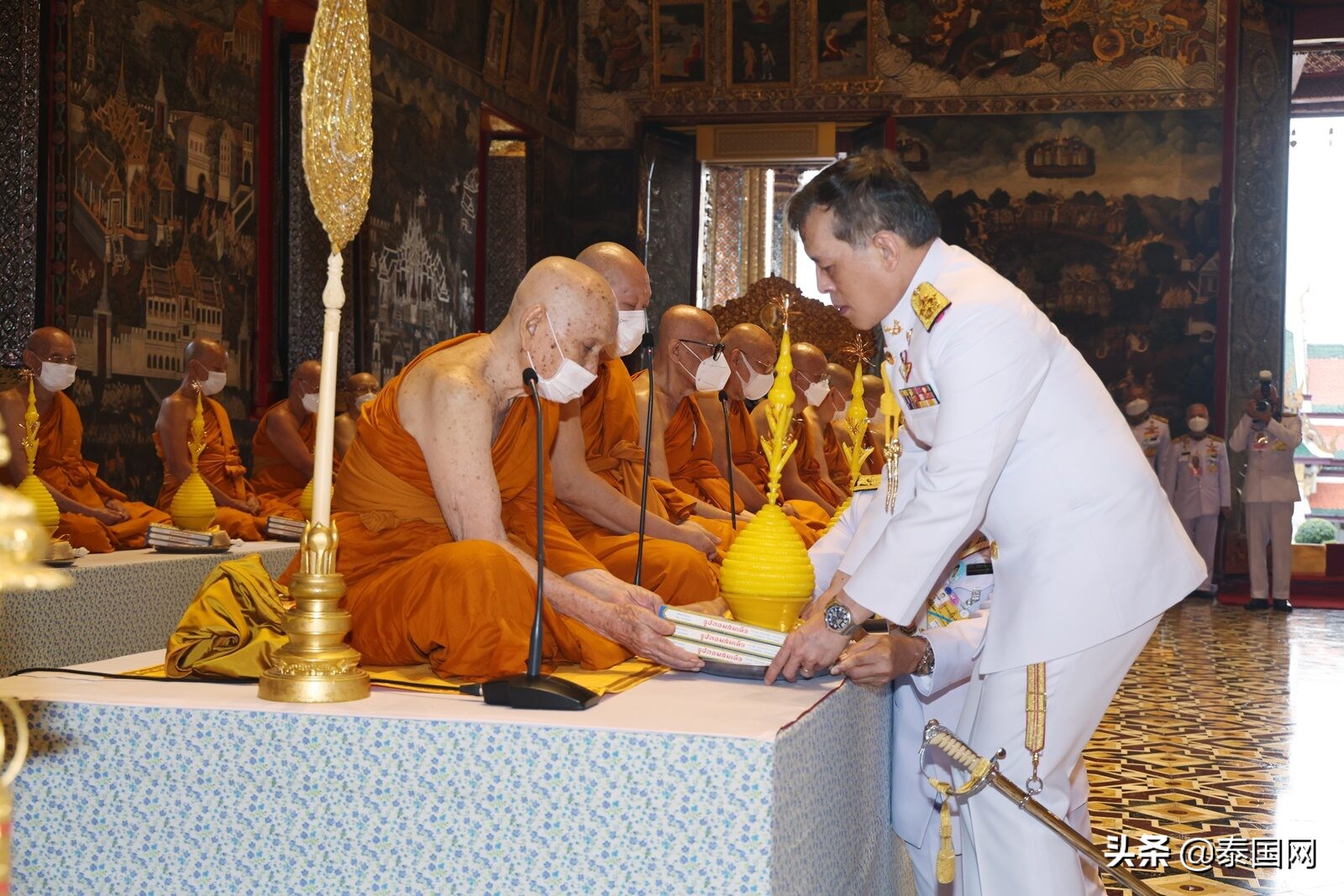 泰国节日三宝佛,泰国免费三宝佛节