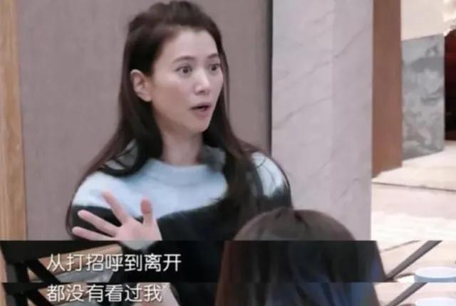 张智霖谈袁咏仪有多爱买包包,张智霖夫妇路上偶遇张艺兴