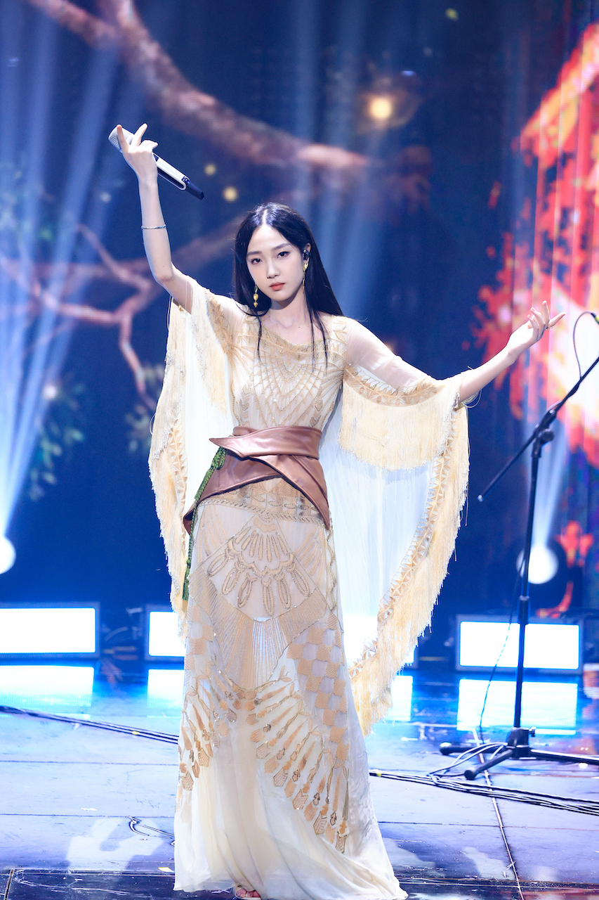 潘虹演戏都是一副强势的模样,潘虹老得优雅不做作