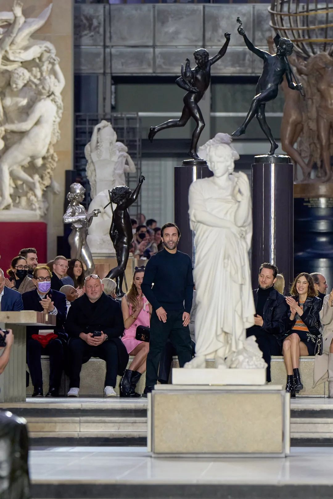 路易威登2022秋冬女装灵感,路易威登2022秋冬女装时尚穿搭